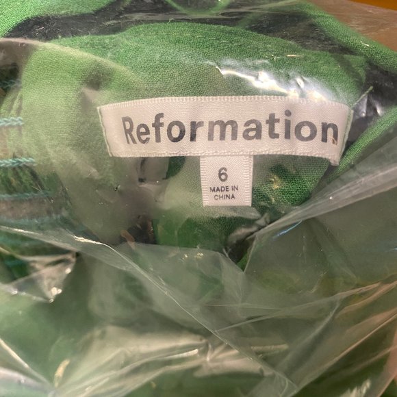 🥳🥳SALE🥳🥳Reformation Saoirse Dress in Kelly Green - Picture 14 of 15